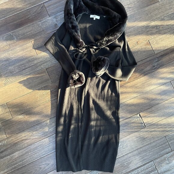 Madden NYC XS, mid calf length sweater for a cool day. %100 polyester - Picture 2 of 3